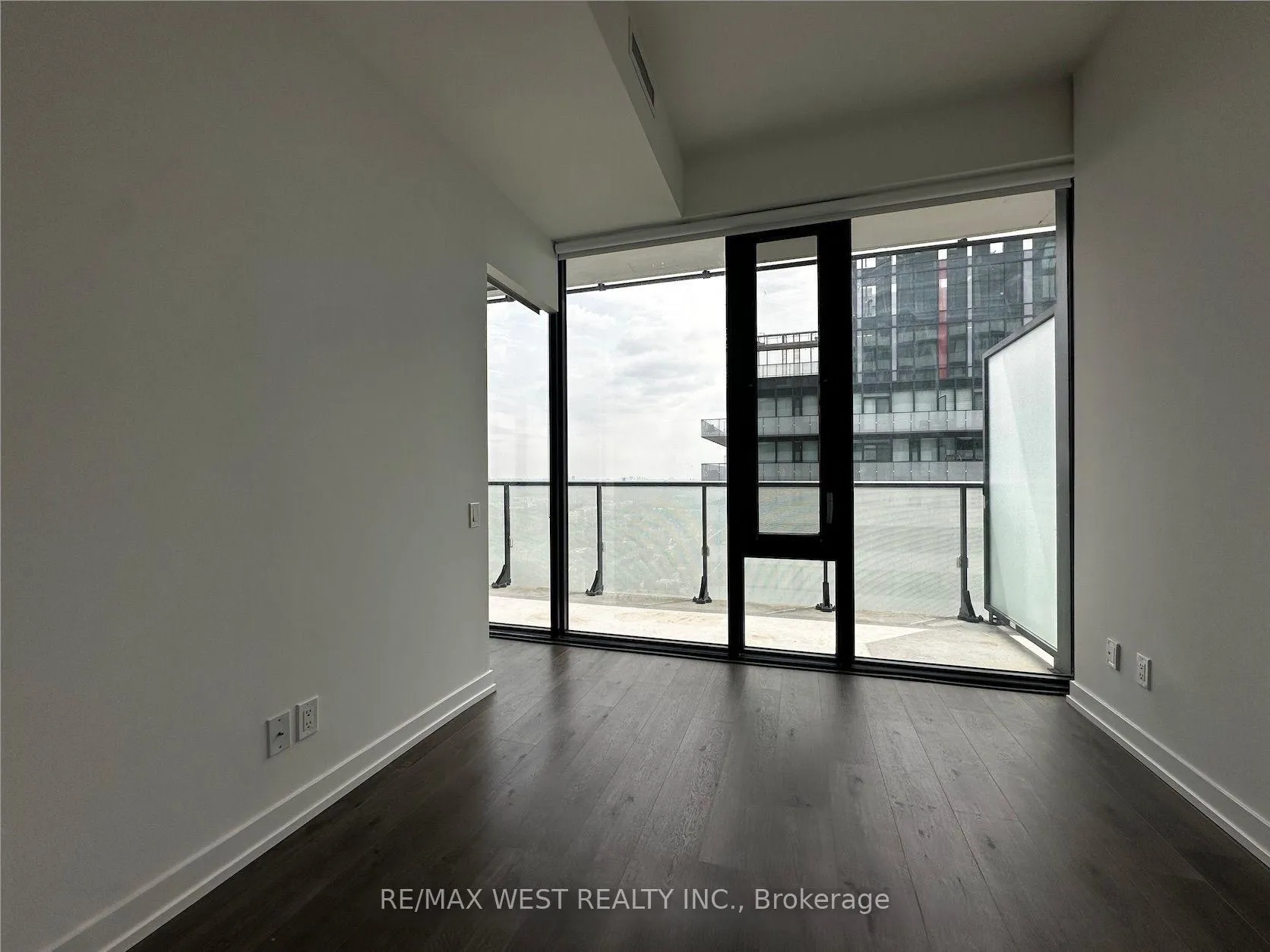Photo 8 of Unit 3804, 161 Roehampton Avenue, Toronto, Mount Pleasant West — HOMEH