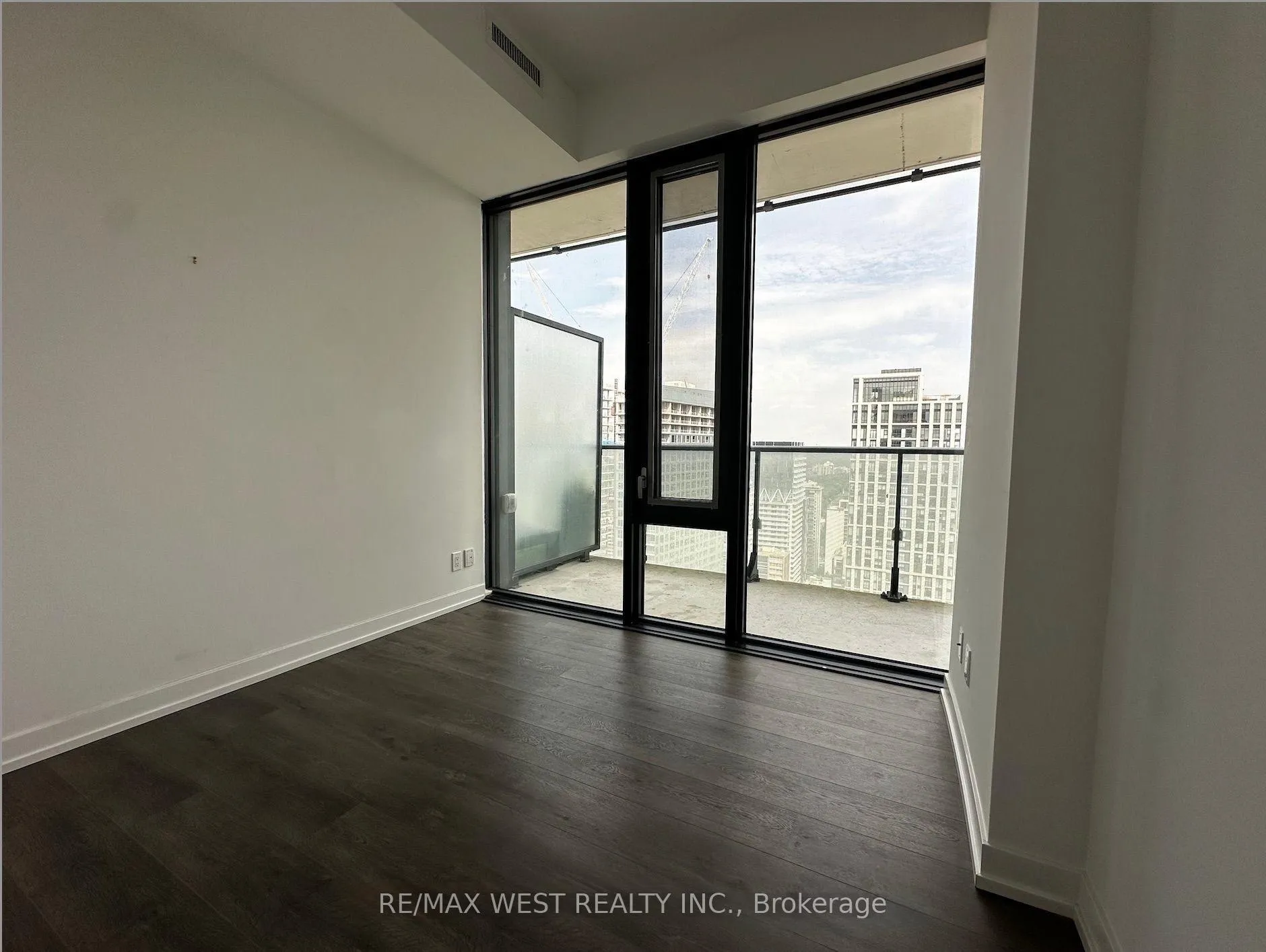 Photo 12 of Unit 3804, 161 Roehampton Avenue, Toronto, Mount Pleasant West — HOMEH
