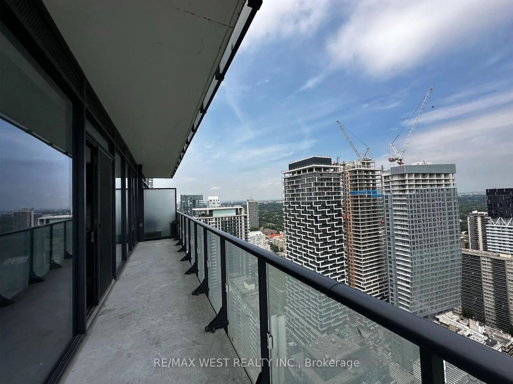 Photo 14 of Unit 3804, 161 Roehampton Avenue, Toronto, Mount Pleasant West — HOMEH