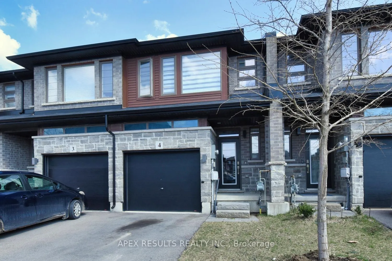 Photo 2 of Unit 4, 30 Times Square Boulevard, Hamilton, Stoney Creek Mountain — HOMEH