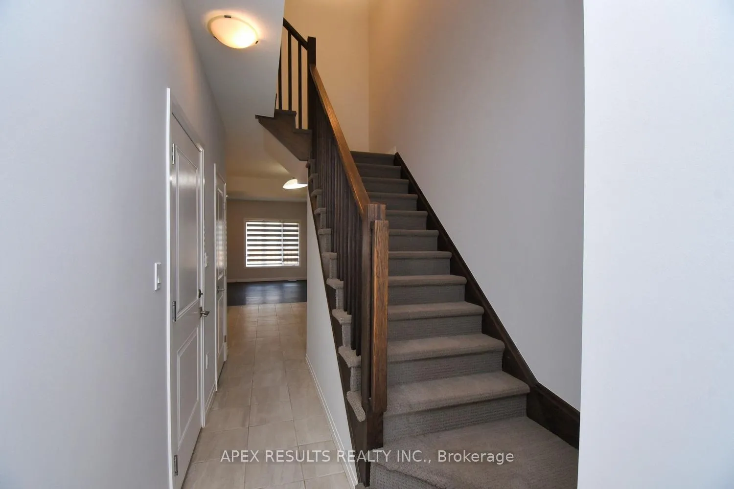 Photo 3 of Unit 4, 30 Times Square Boulevard, Hamilton, Stoney Creek Mountain — HOMEH