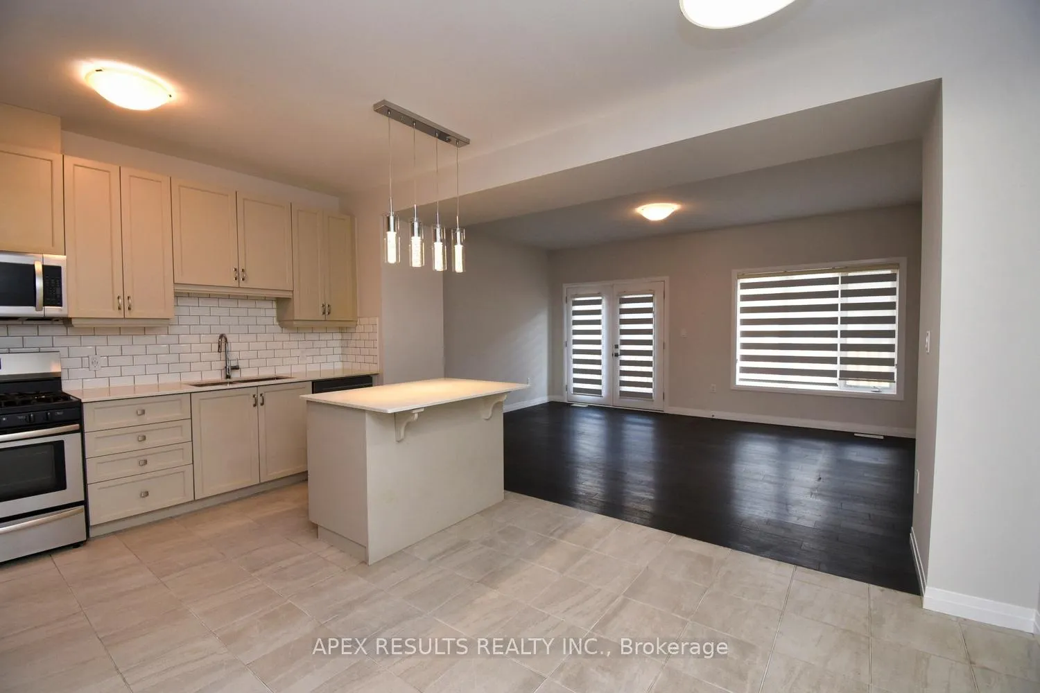 Photo 13 of Unit 4, 30 Times Square Boulevard, Hamilton, Stoney Creek Mountain — HOMEH