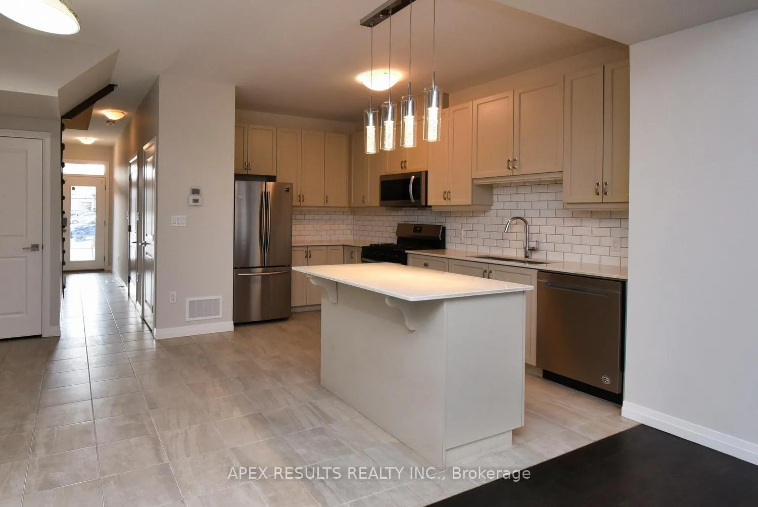 Photo 15 of Unit 4, 30 Times Square Boulevard, Hamilton, Stoney Creek Mountain — HOMEH