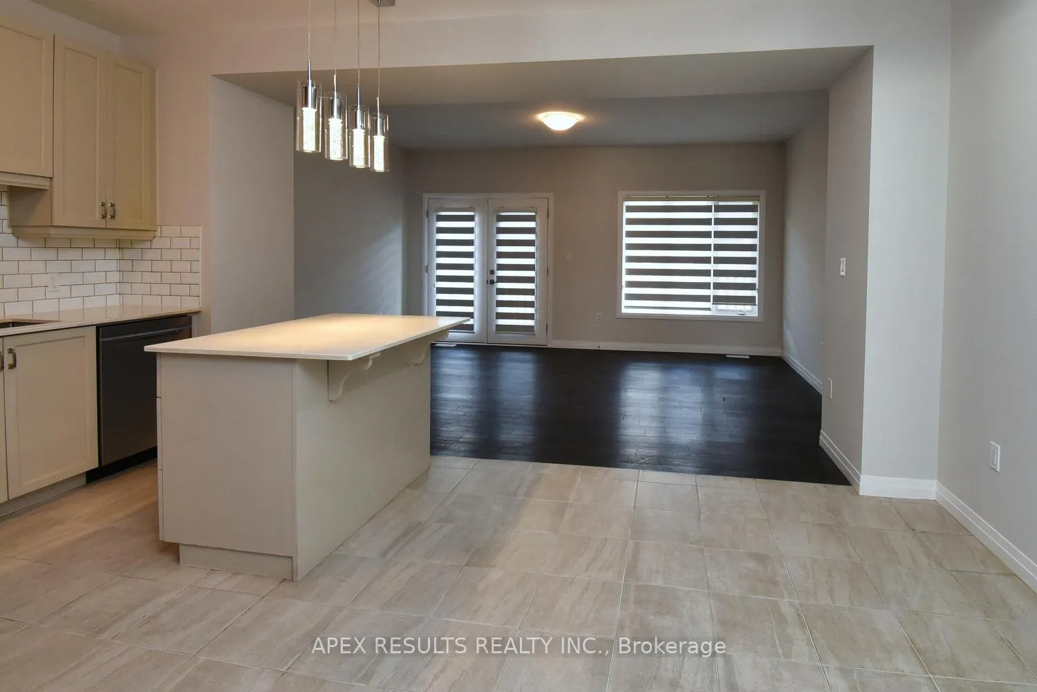 Photo 16 of Unit 4, 30 Times Square Boulevard, Hamilton, Stoney Creek Mountain — HOMEH