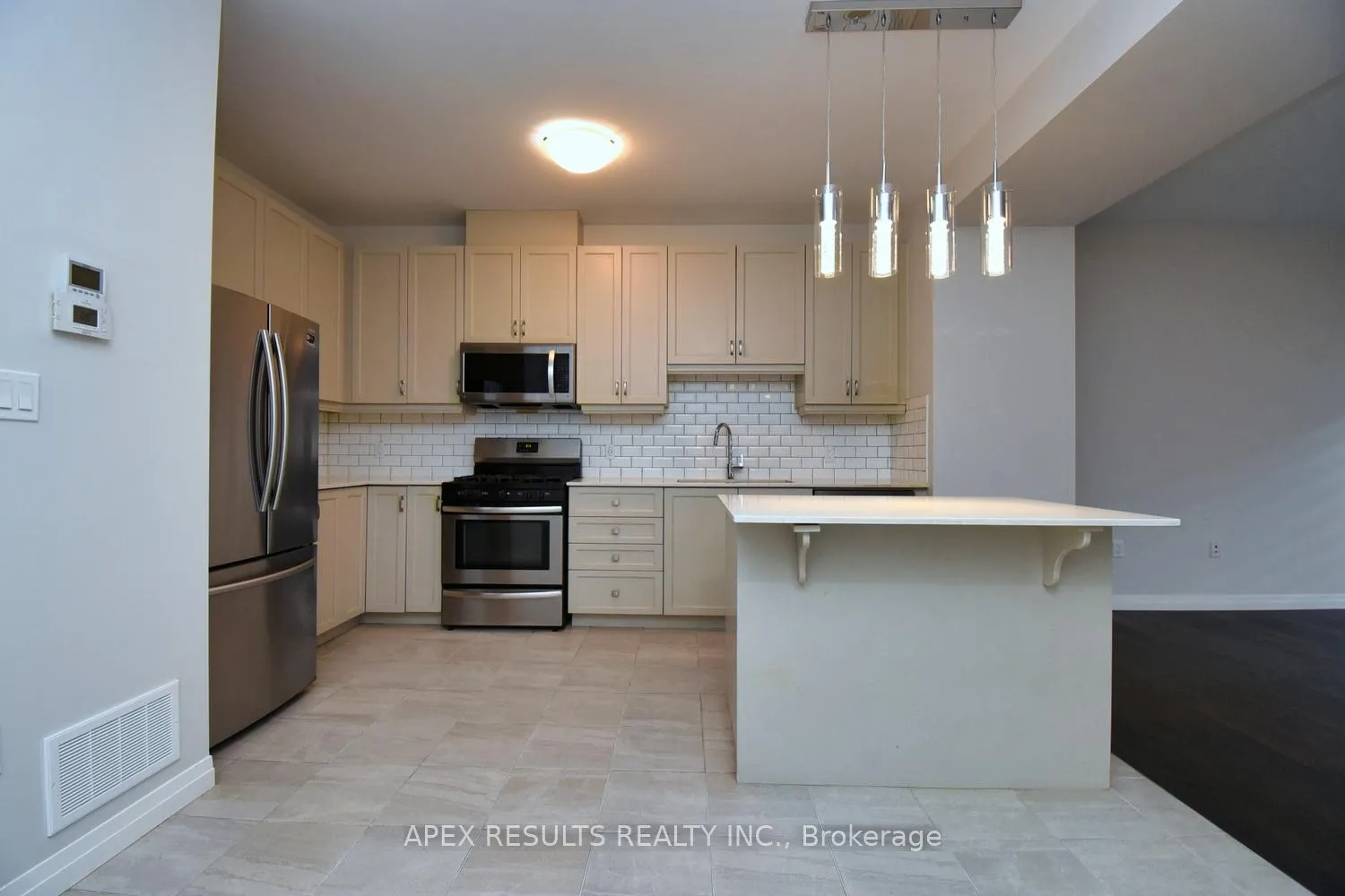 Photo 17 of Unit 4, 30 Times Square Boulevard, Hamilton, Stoney Creek Mountain — HOMEH
