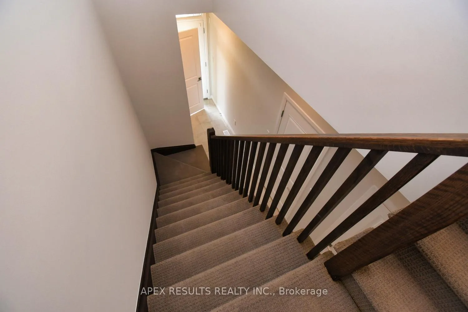 Photo 21 of Unit 4, 30 Times Square Boulevard, Hamilton, Stoney Creek Mountain — HOMEH