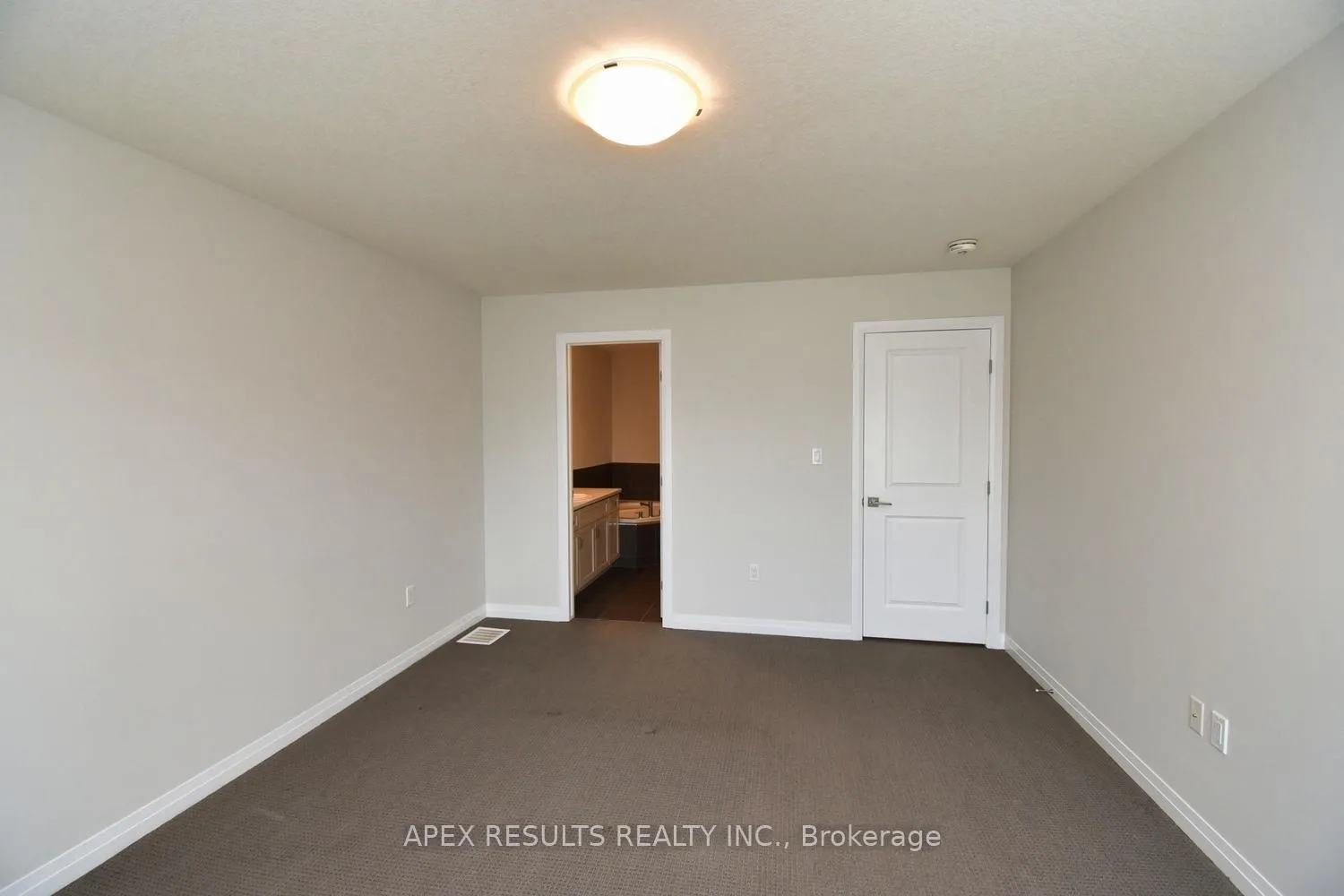 Photo 23 of Unit 4, 30 Times Square Boulevard, Hamilton, Stoney Creek Mountain — HOMEH