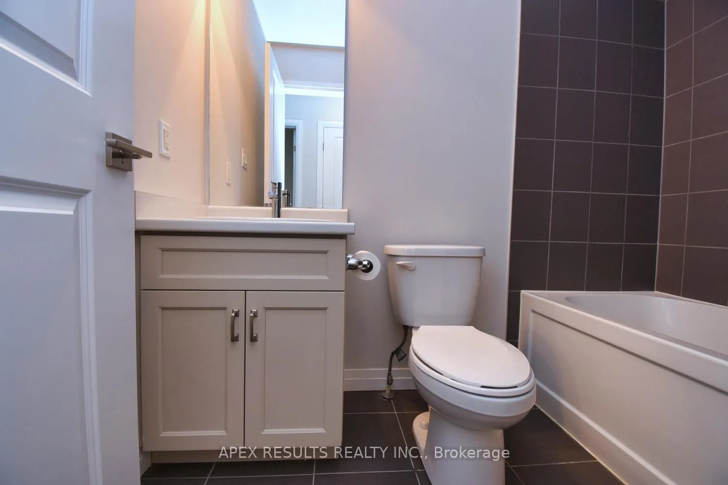 Photo 37 of Unit 4, 30 Times Square Boulevard, Hamilton, Stoney Creek Mountain — HOMEH