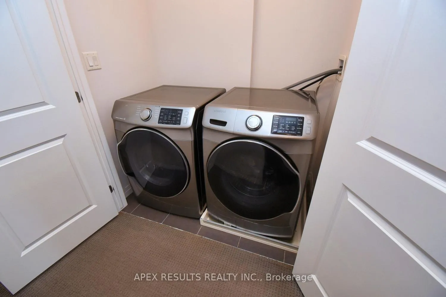 Photo 39 of Unit 4, 30 Times Square Boulevard, Hamilton, Stoney Creek Mountain — HOMEH