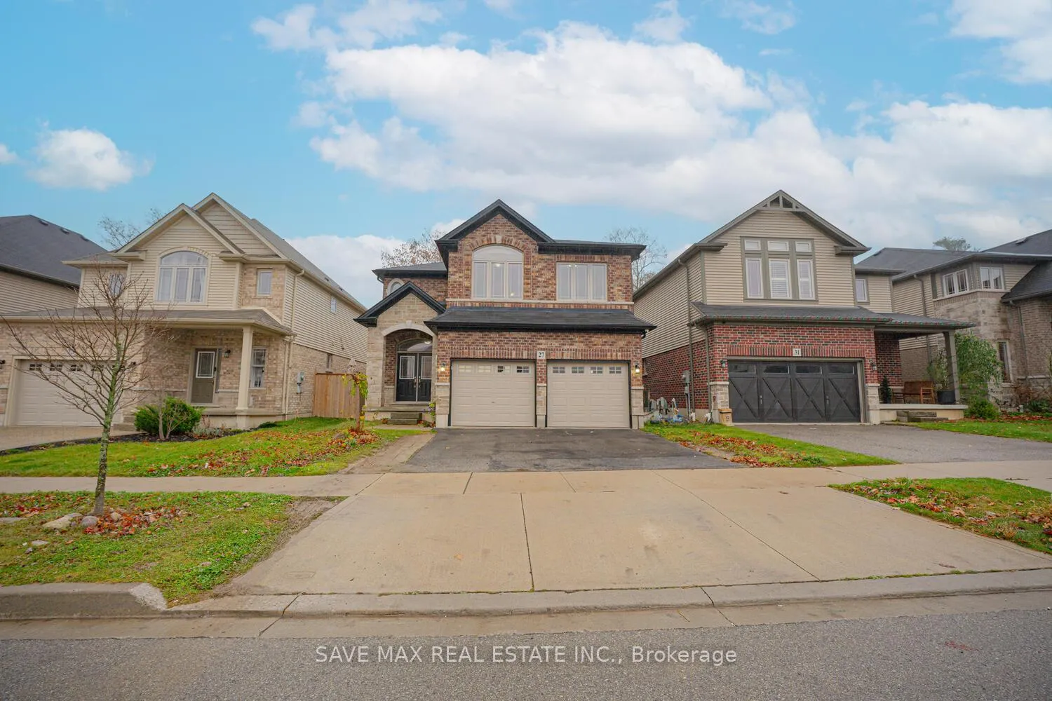 Photo 1 of 27 Elmbank Trail, Kitchener, Doon South — HOMEH