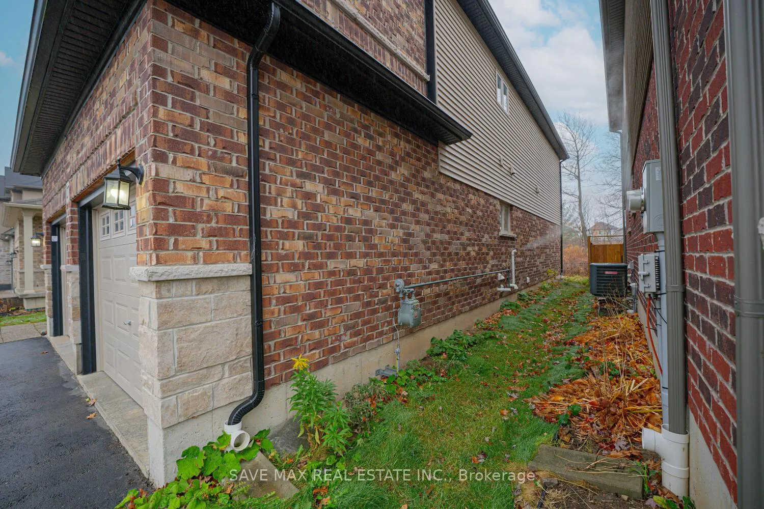 Photo 35 of 27 Elmbank Trail, Kitchener, Doon South — HOMEH