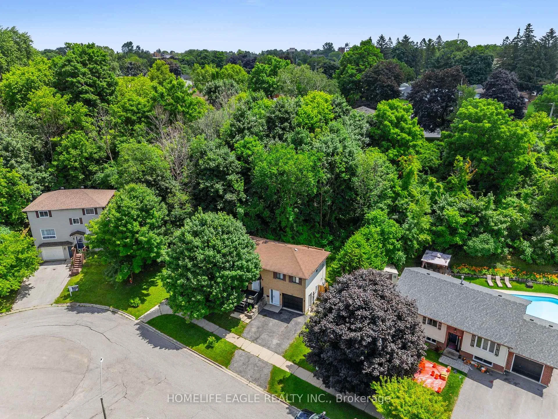 Photo 17 of 61 Dancy Drive, Orillia — HOMEH