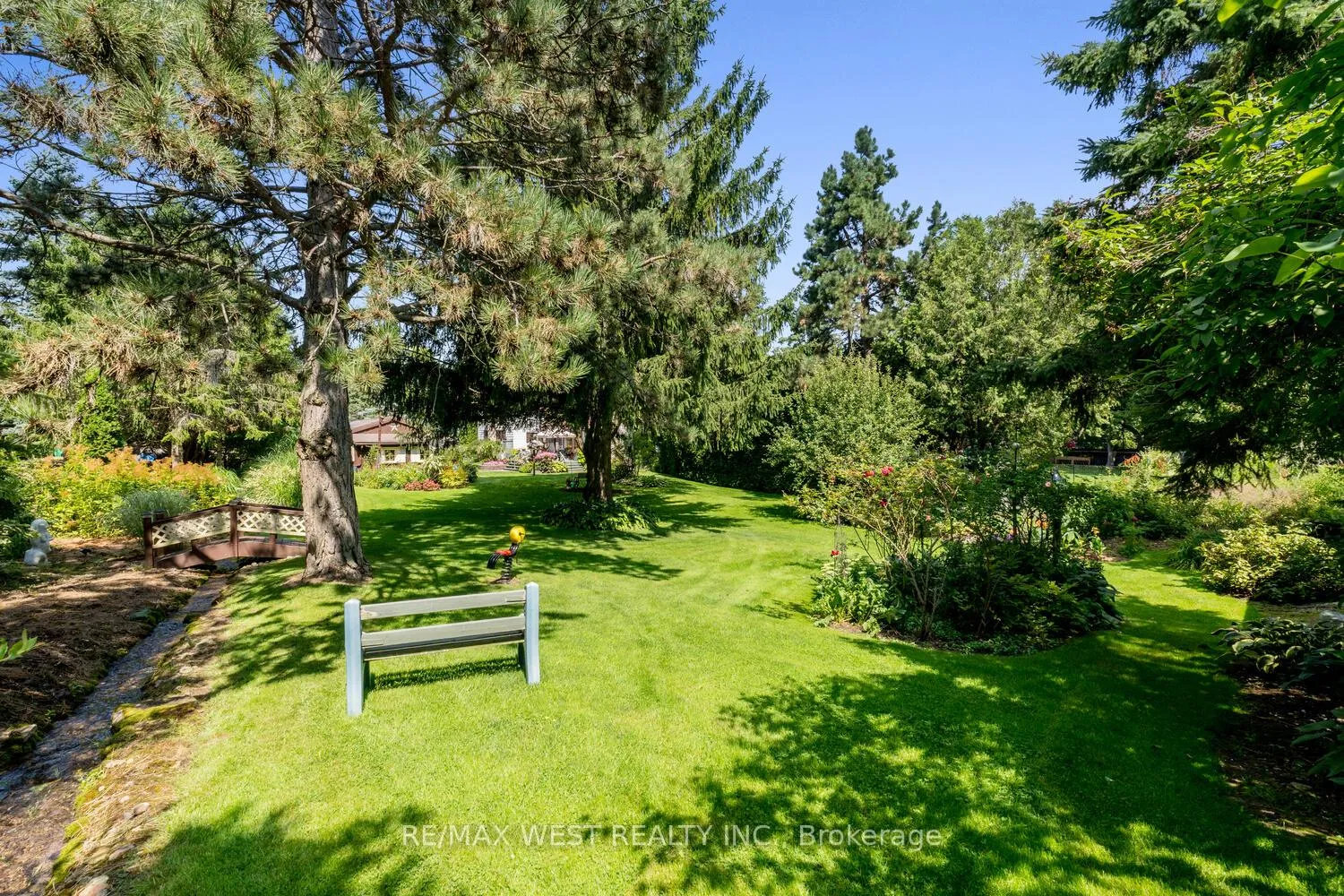 Photo 38 of 3 Simcoe Street, Caledon, Mono Mills — HOMEH