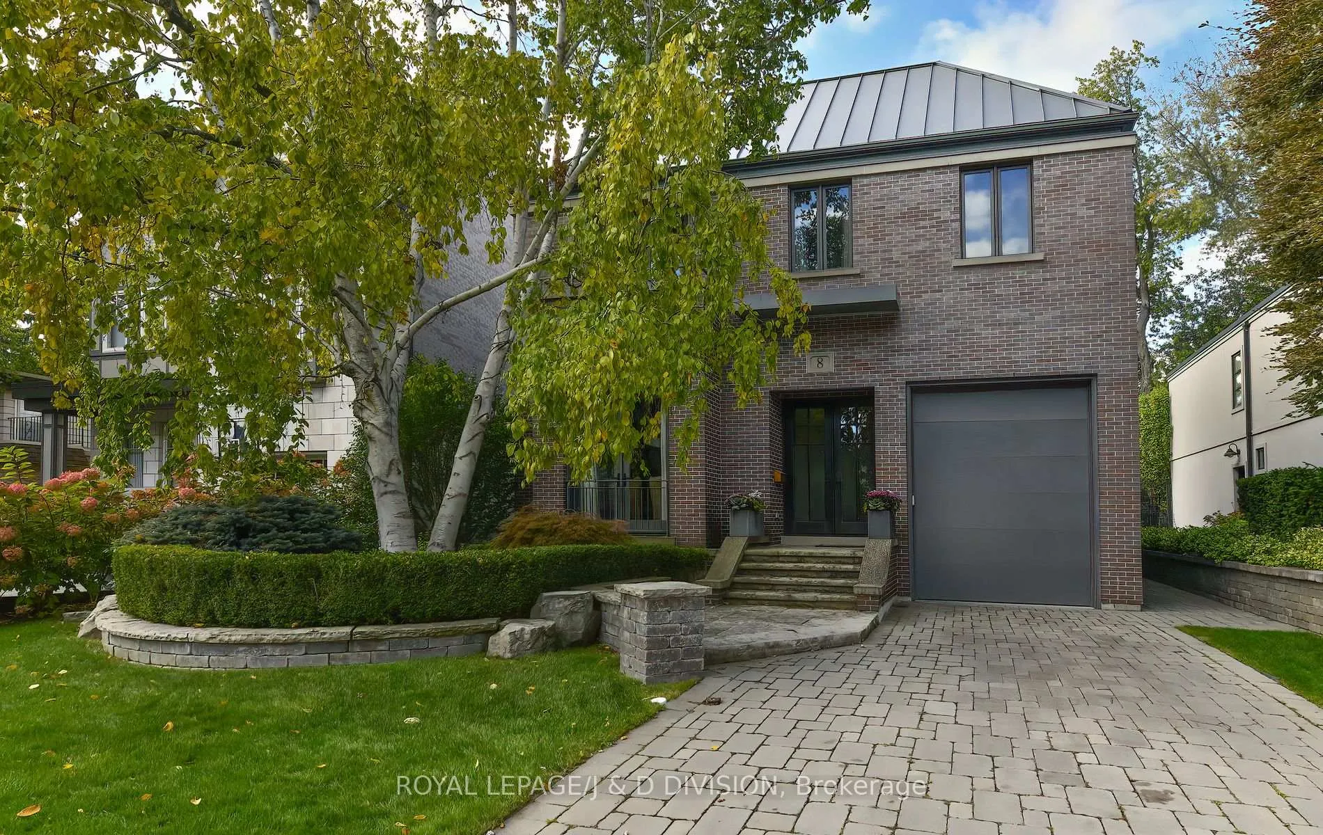 Front of 8 Brynhurst Court