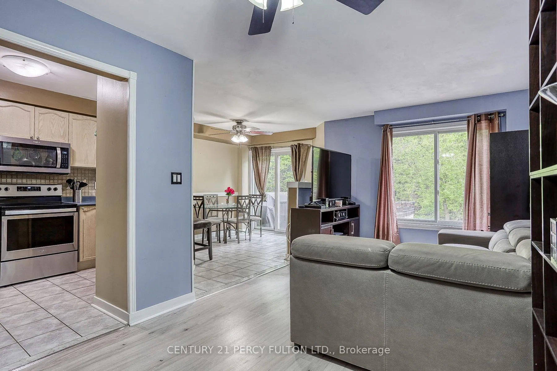 Photo 5 of 1692 Woodgate Trail, Oshawa, Samac — HOMEH