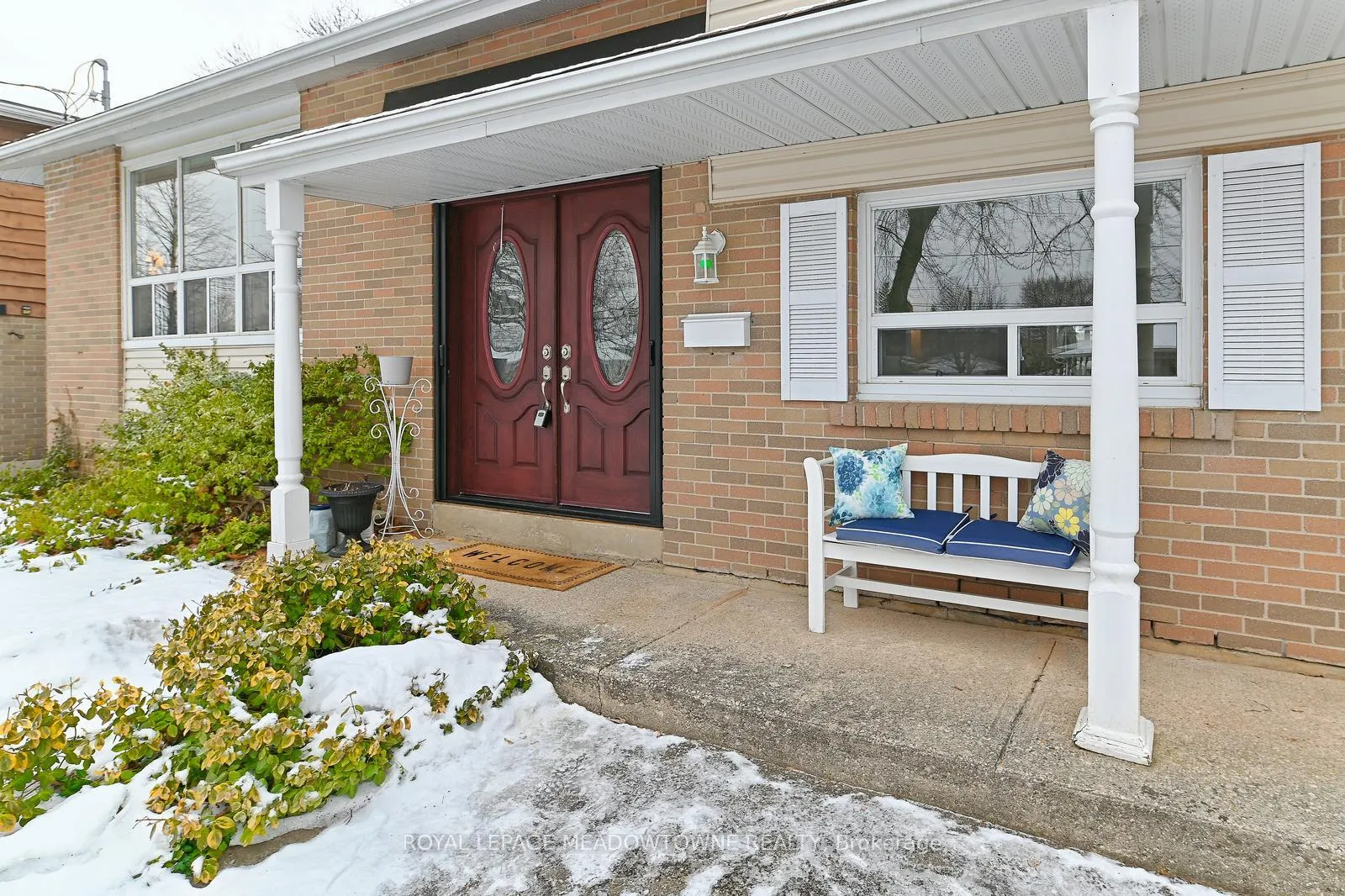 Photo 3 of 14 Moore Park Crescent, Halton Hills, Georgetown — HOMEH