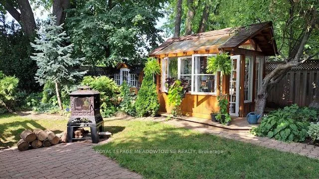 Photo 7 of 14 Moore Park Crescent, Halton Hills, Georgetown — HOMEH