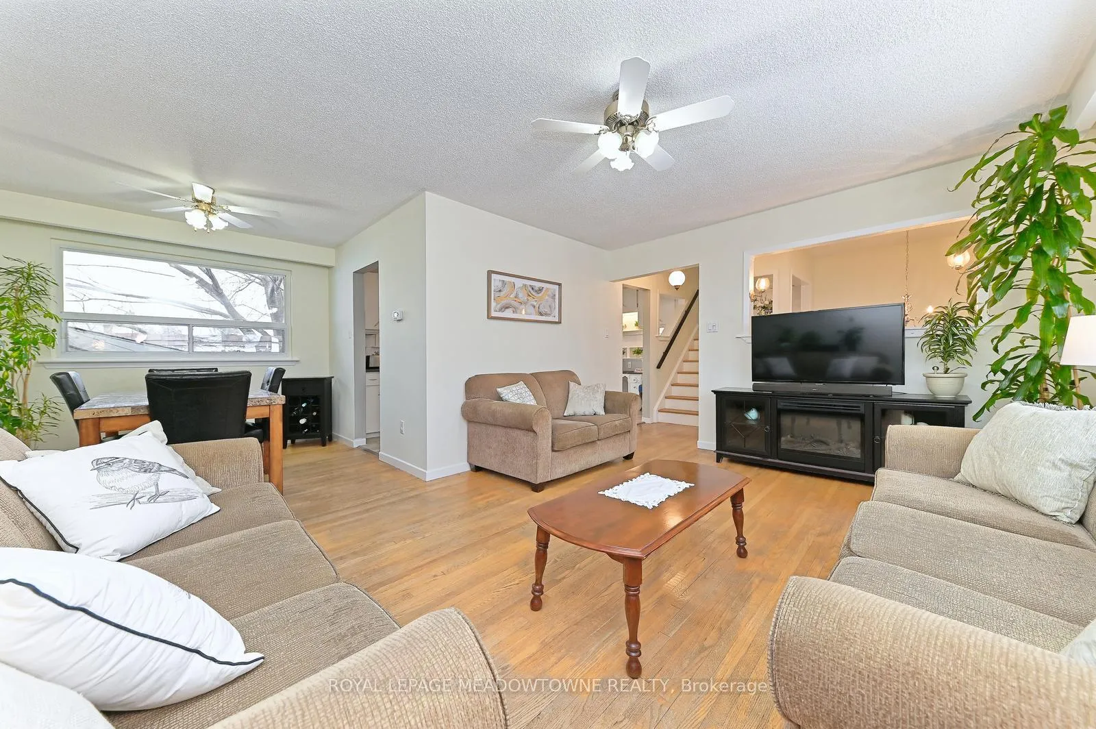 Photo 11 of 14 Moore Park Crescent, Halton Hills, Georgetown — HOMEH