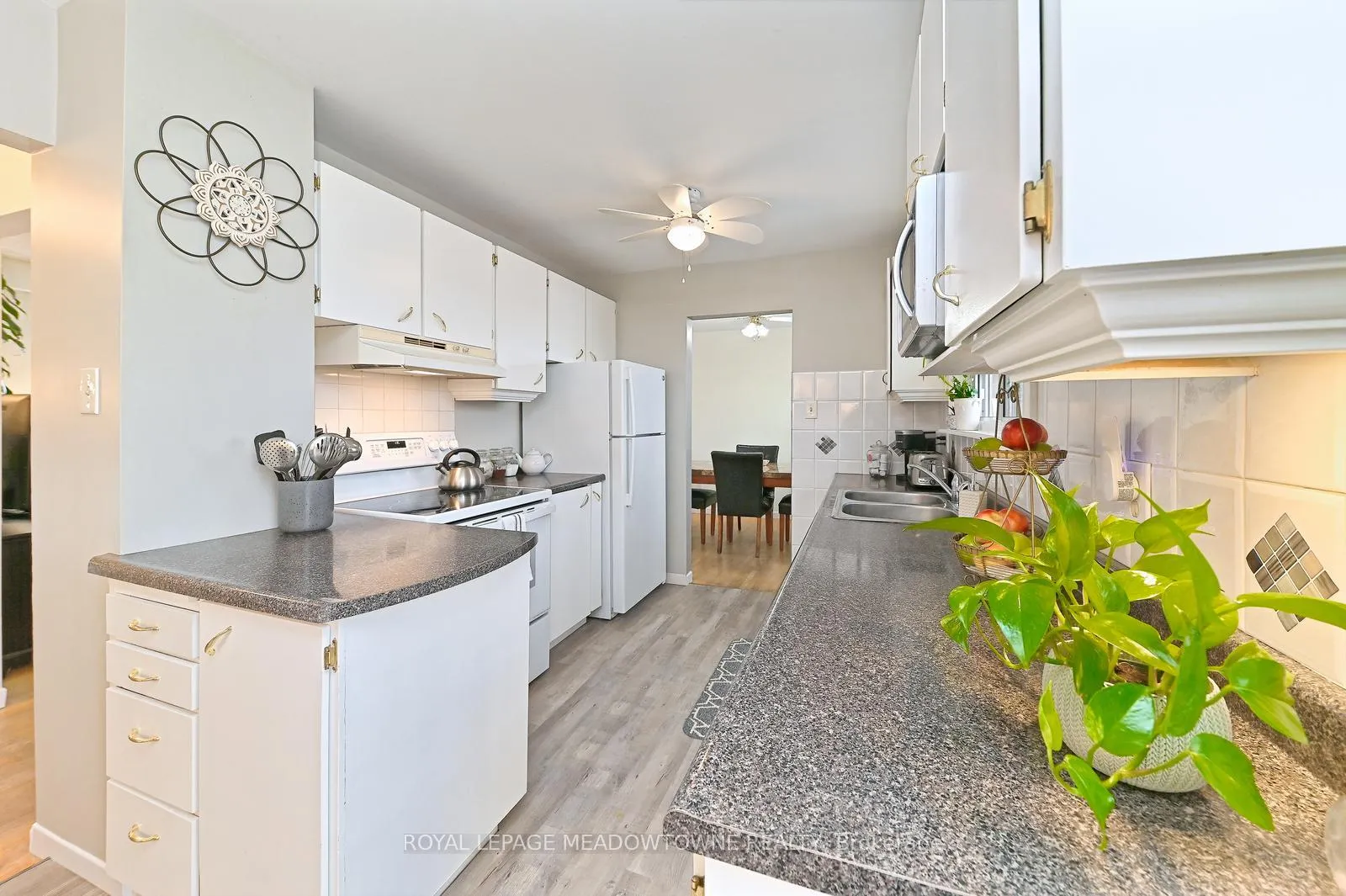 Photo 15 of 14 Moore Park Crescent, Halton Hills, Georgetown — HOMEH