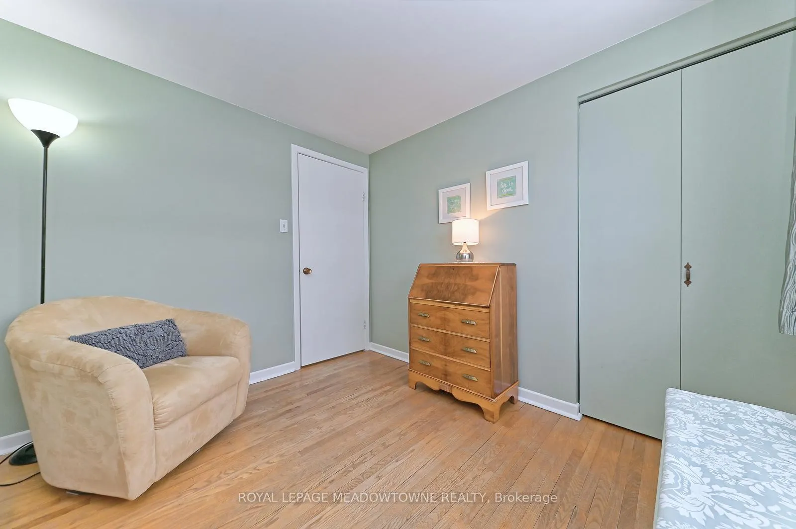 Photo 21 of 14 Moore Park Crescent, Halton Hills, Georgetown — HOMEH