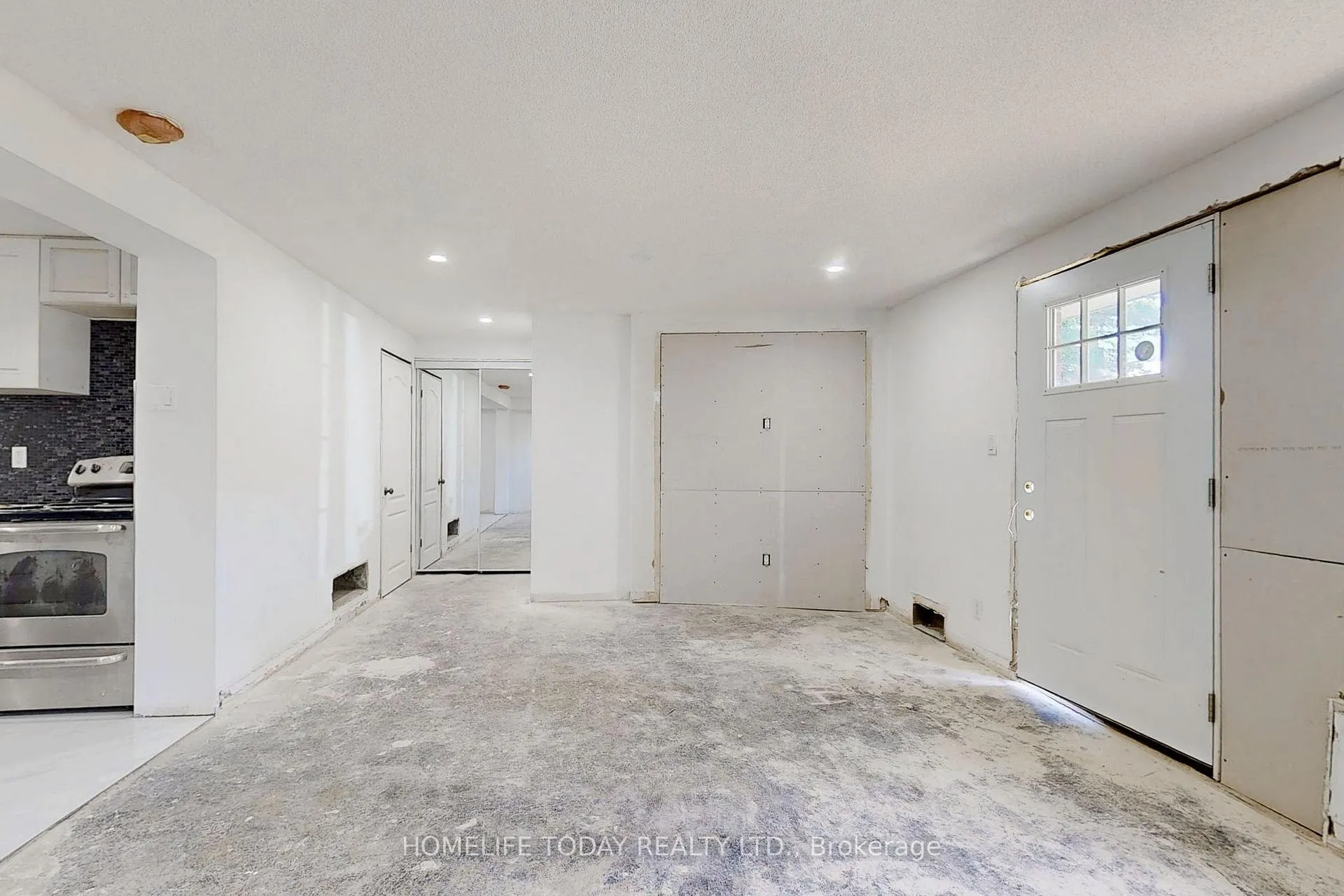 Photo 32 of 329 Fairview Drive, Whitby, Lynde Creek — HOMEH