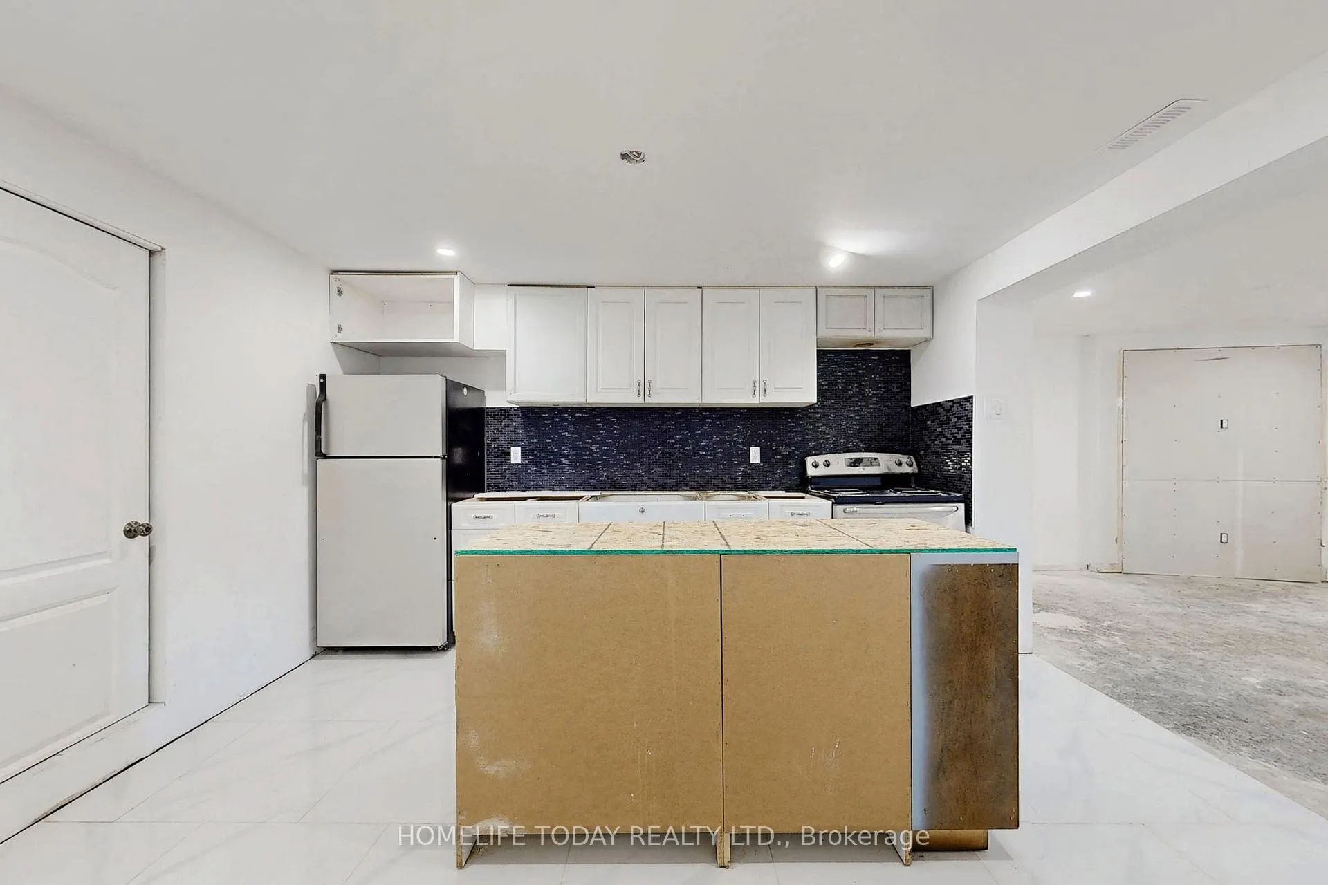 Photo 34 of 329 Fairview Drive, Whitby, Lynde Creek — HOMEH