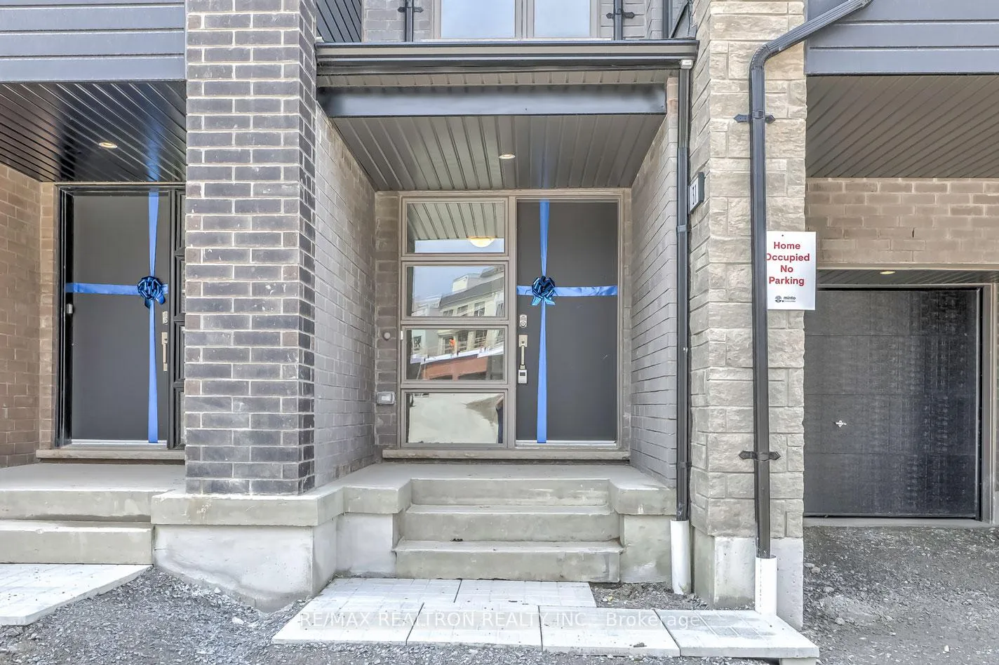Photo 3 of 31 Schmidt Lane, Markham, Angus Glen — HOMEH