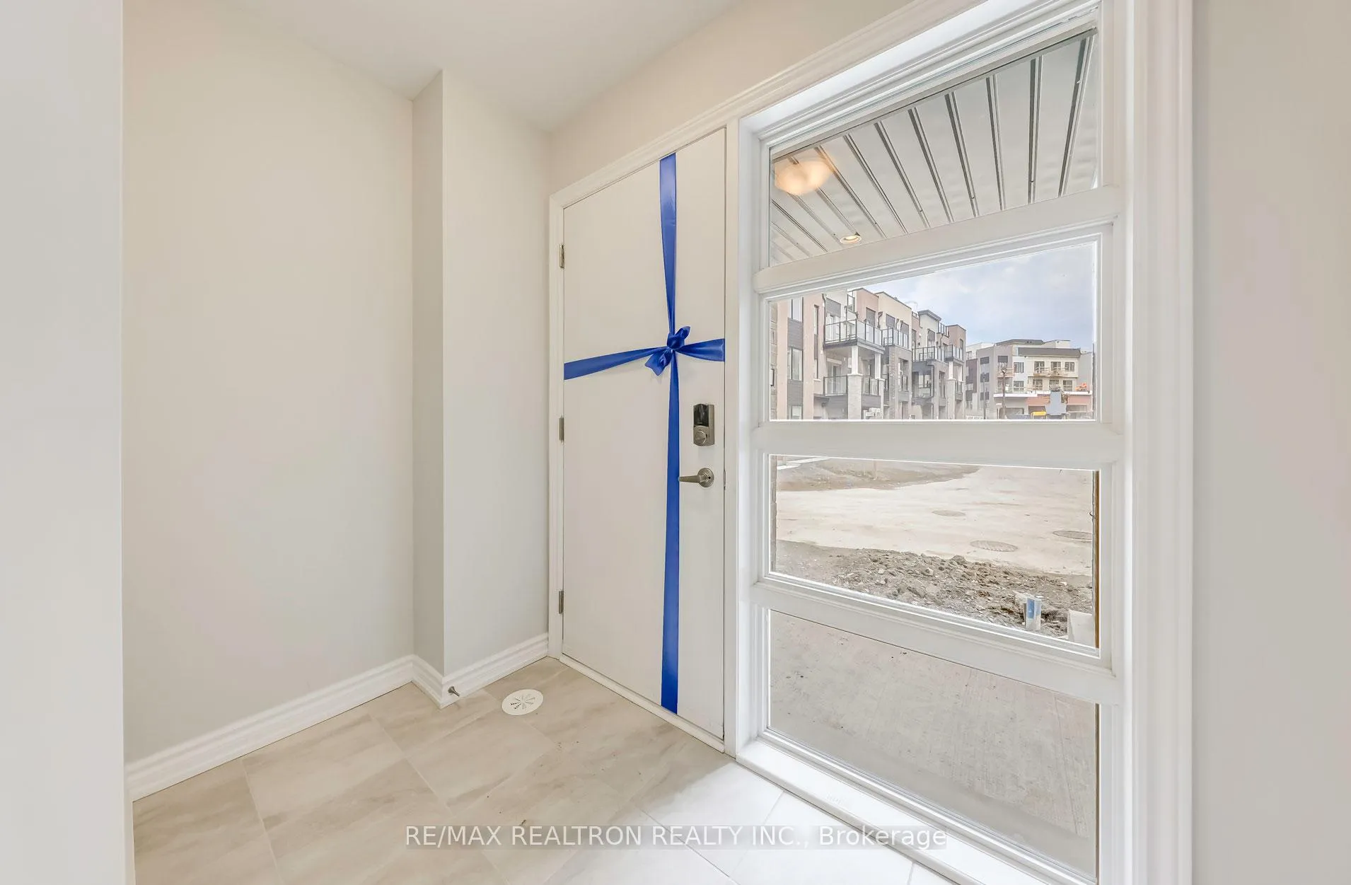 Photo 6 of 31 Schmidt Lane, Markham, Angus Glen — HOMEH