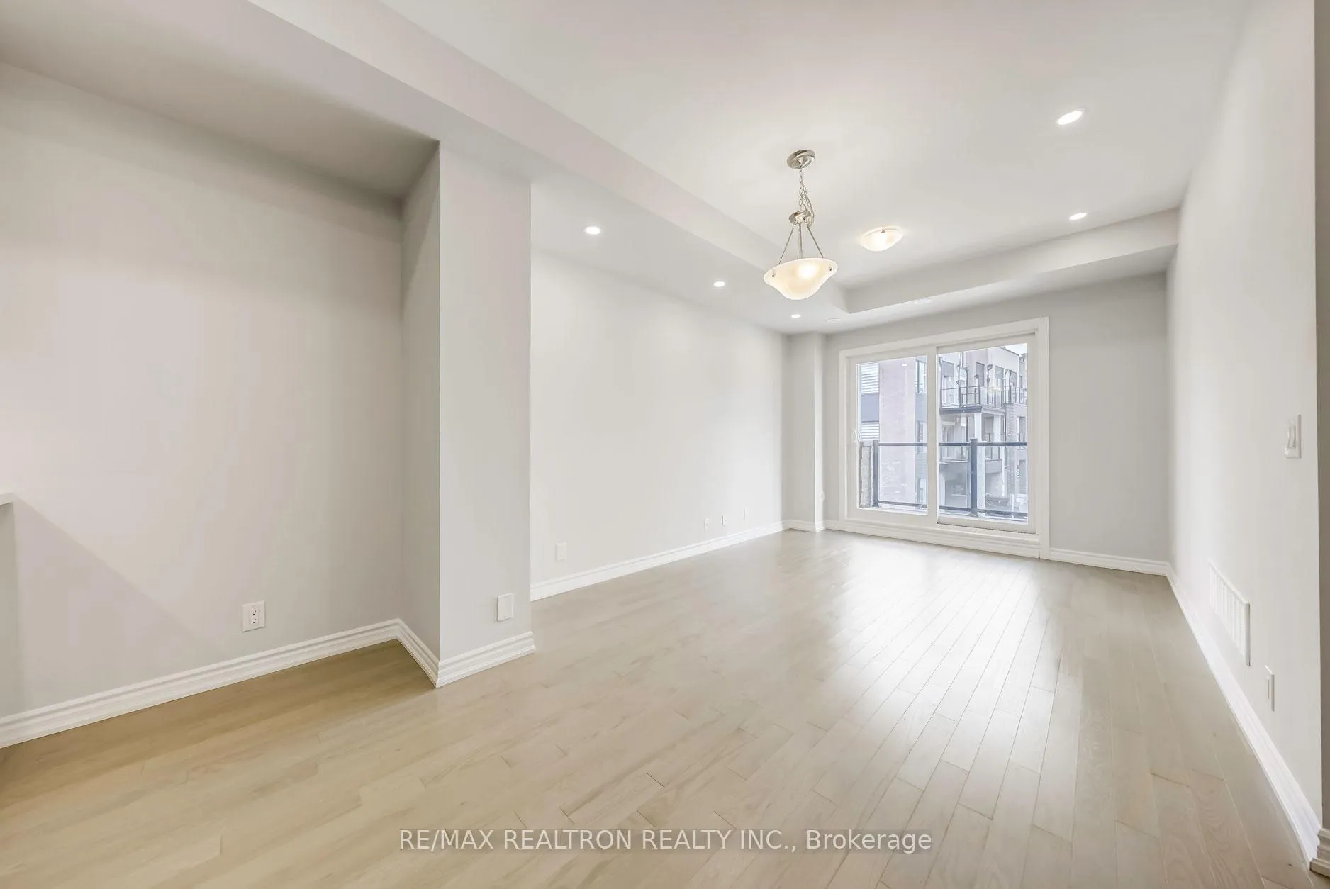 Photo 16 of 31 Schmidt Lane, Markham, Angus Glen — HOMEH