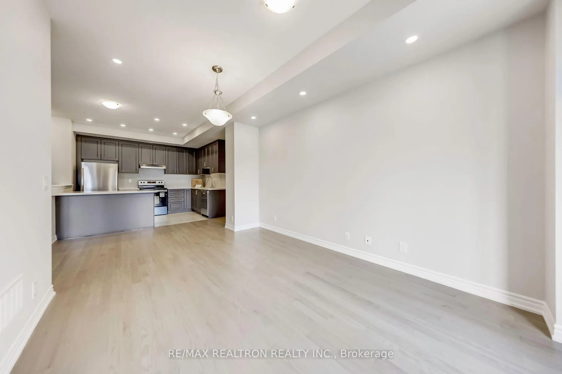 Photo 17 of 31 Schmidt Lane, Markham, Angus Glen — HOMEH
