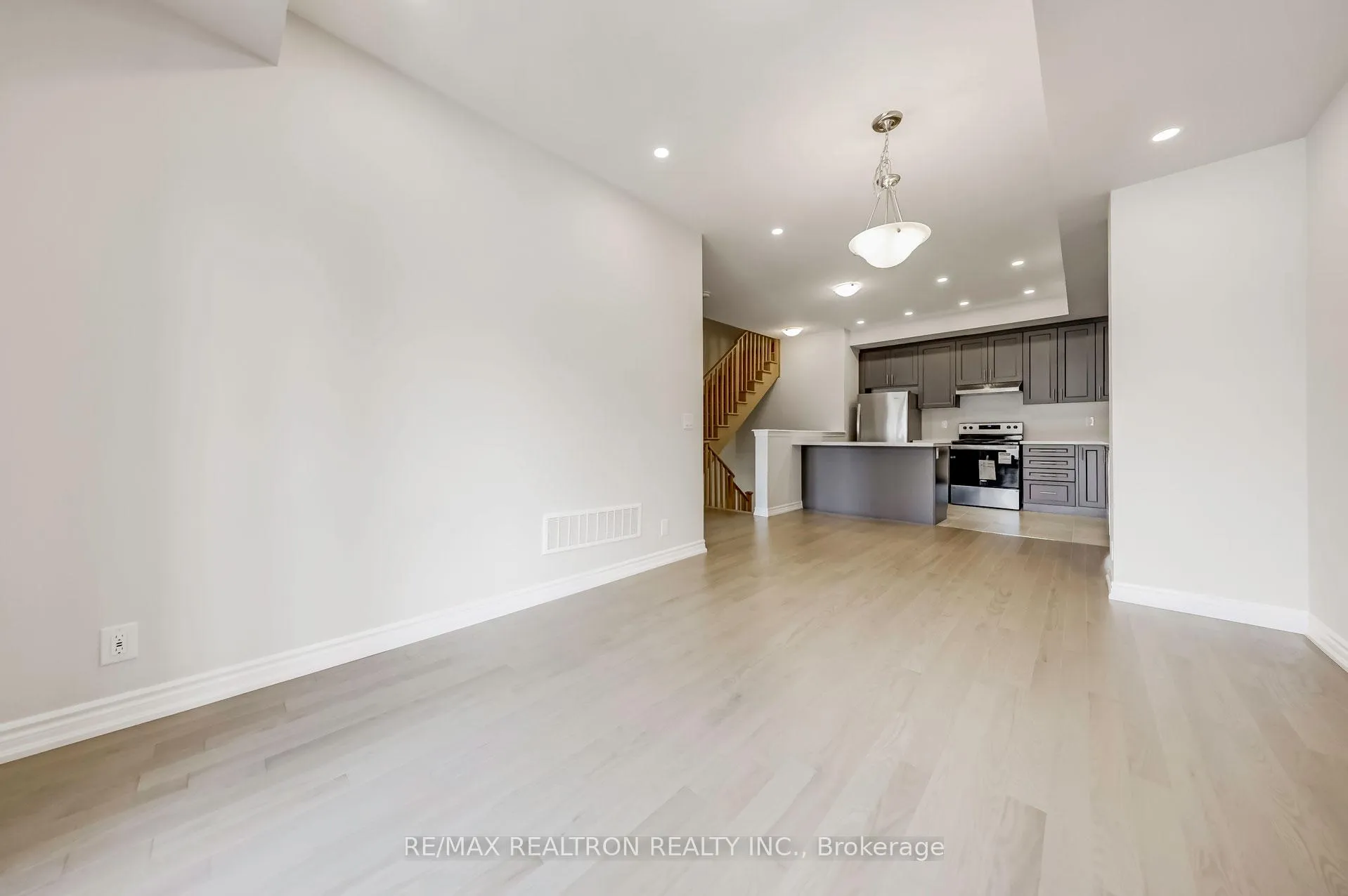 Photo 18 of 31 Schmidt Lane, Markham, Angus Glen — HOMEH