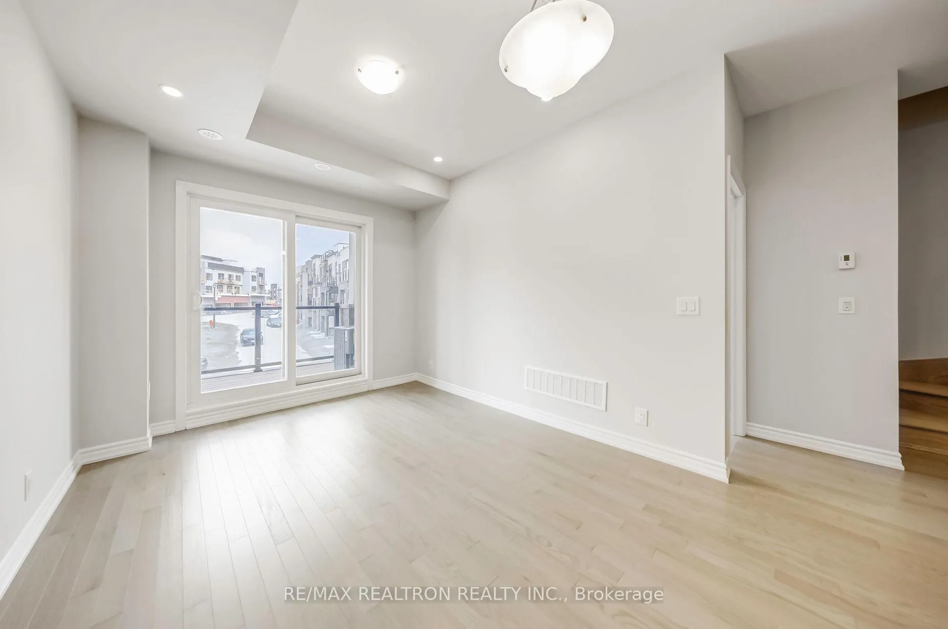 Photo 19 of 31 Schmidt Lane, Markham, Angus Glen — HOMEH