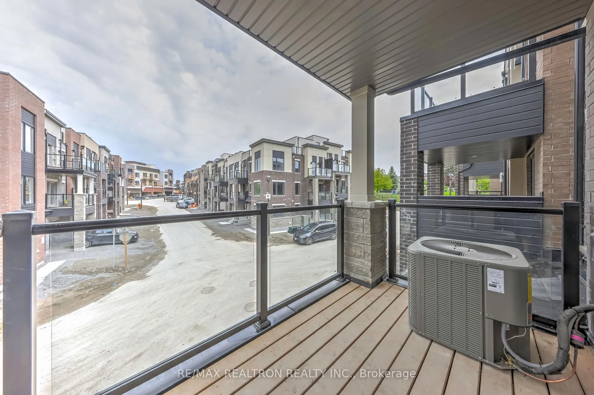 Photo 22 of 31 Schmidt Lane, Markham, Angus Glen — HOMEH
