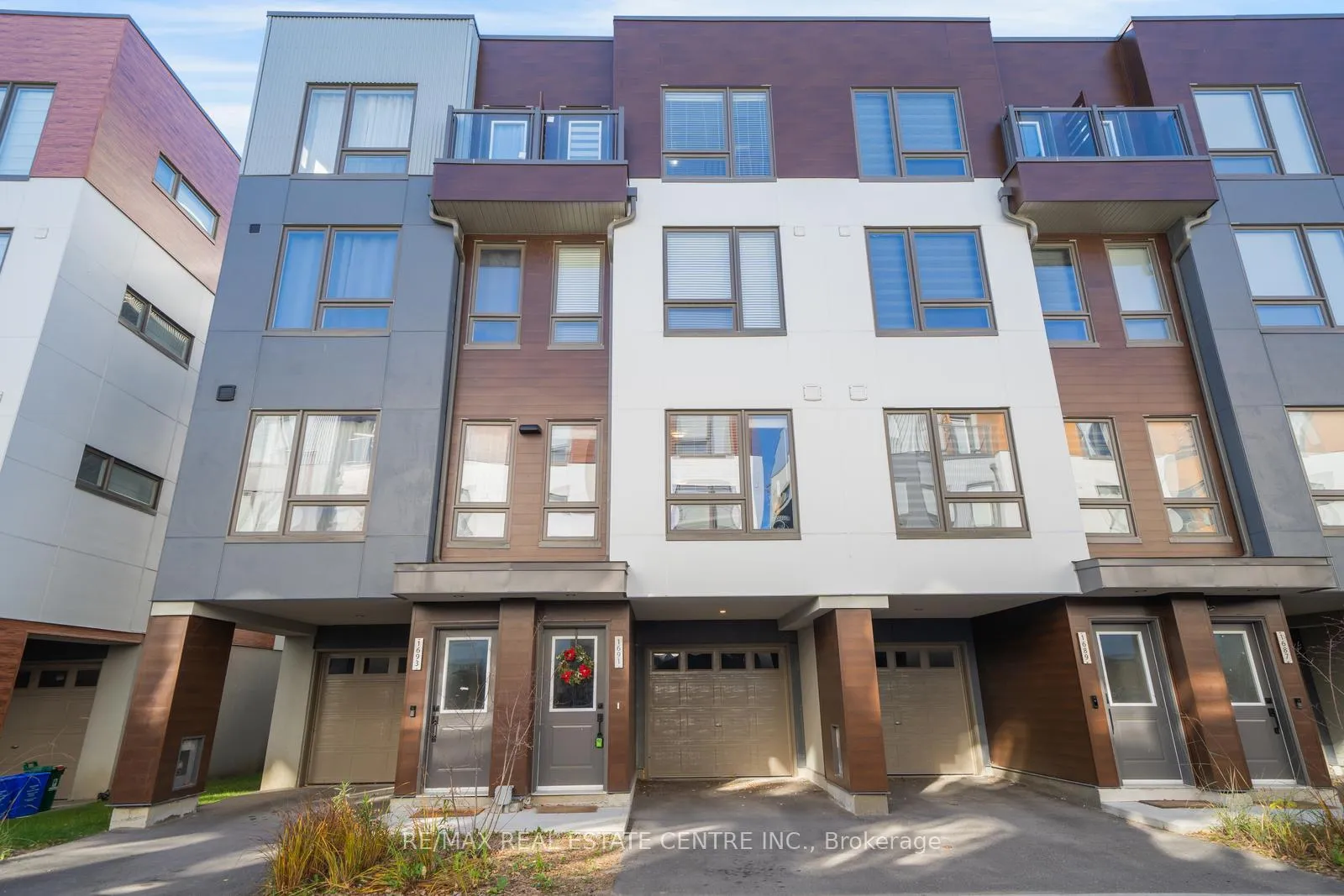 Photo 1 of 1691 Pleasure Valley Path, Oshawa, Samac — HOMEH