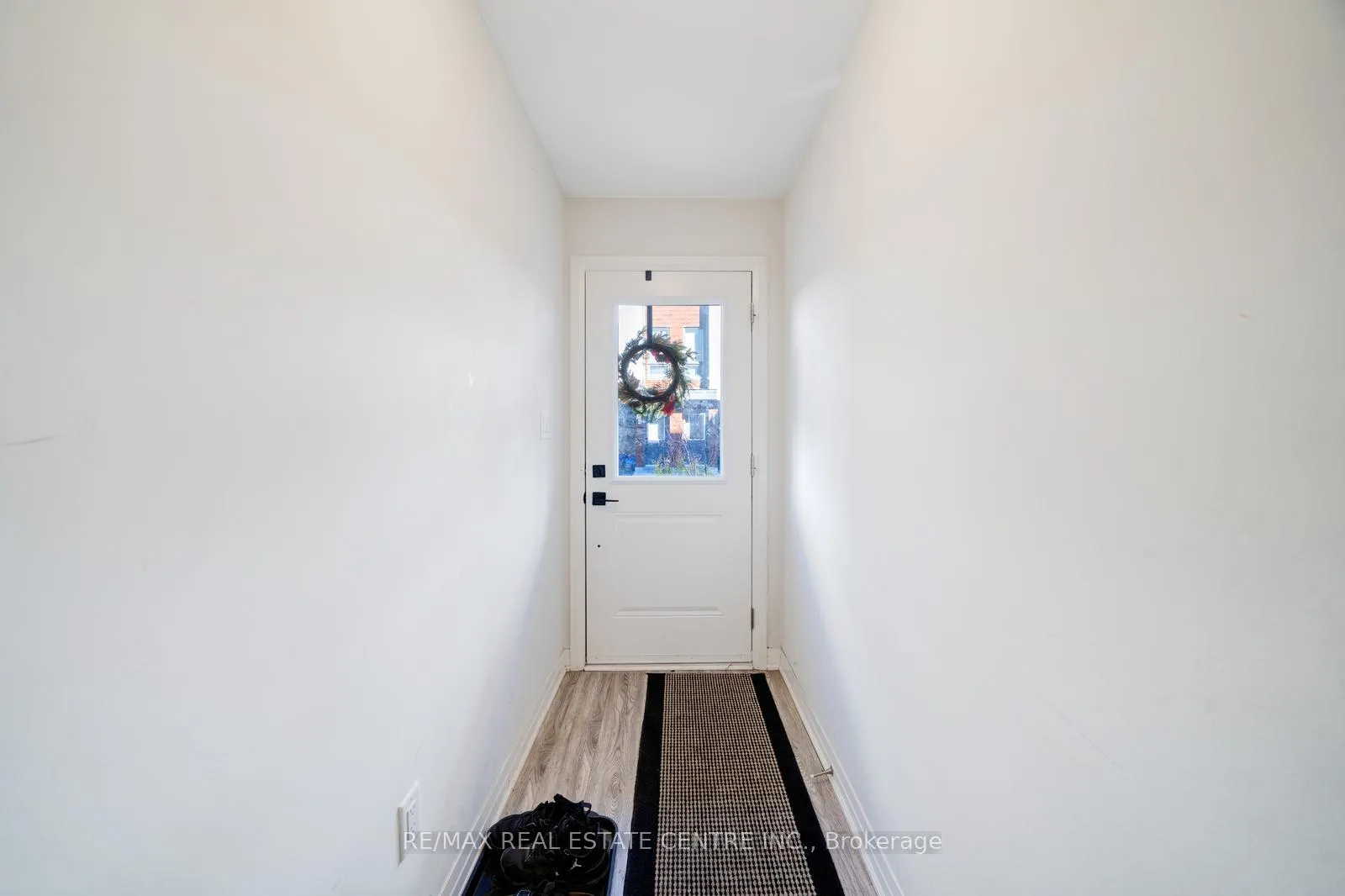 Photo 2 of 1691 Pleasure Valley Path, Oshawa, Samac — HOMEH