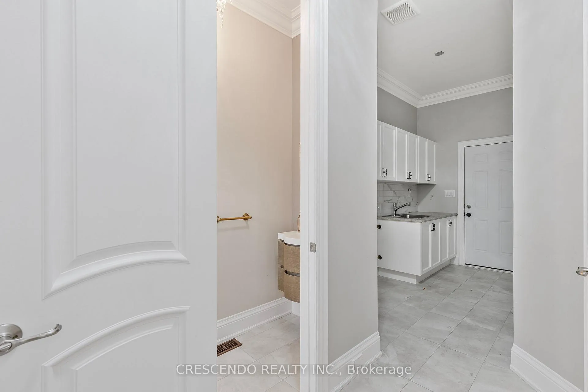 Photo 17 of 15 Chuck Ormsby Crescent, King, King City — HOMEH