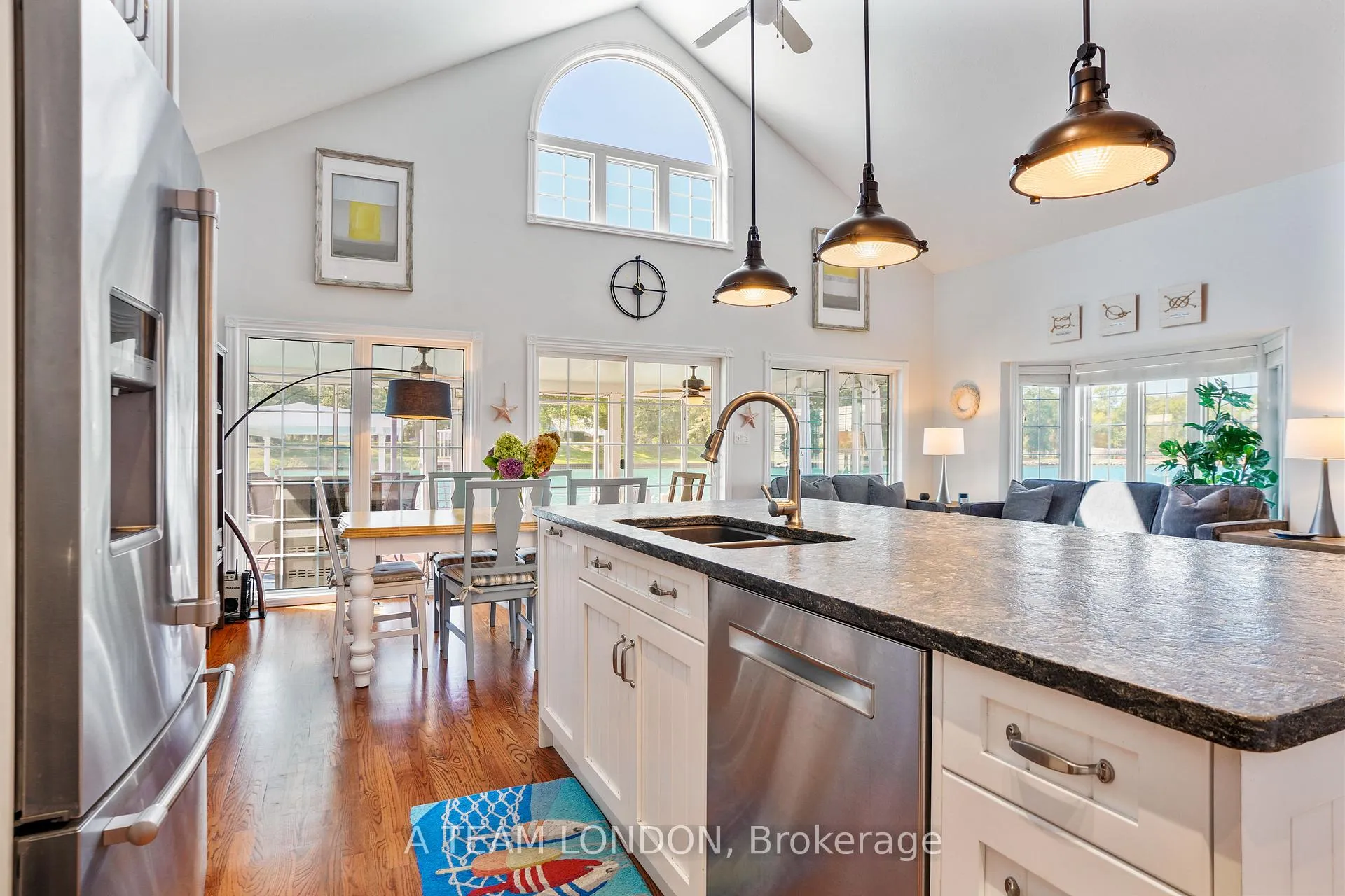 Photo 7 of 4749 Riverside Drive, St. Clair — HOMEH