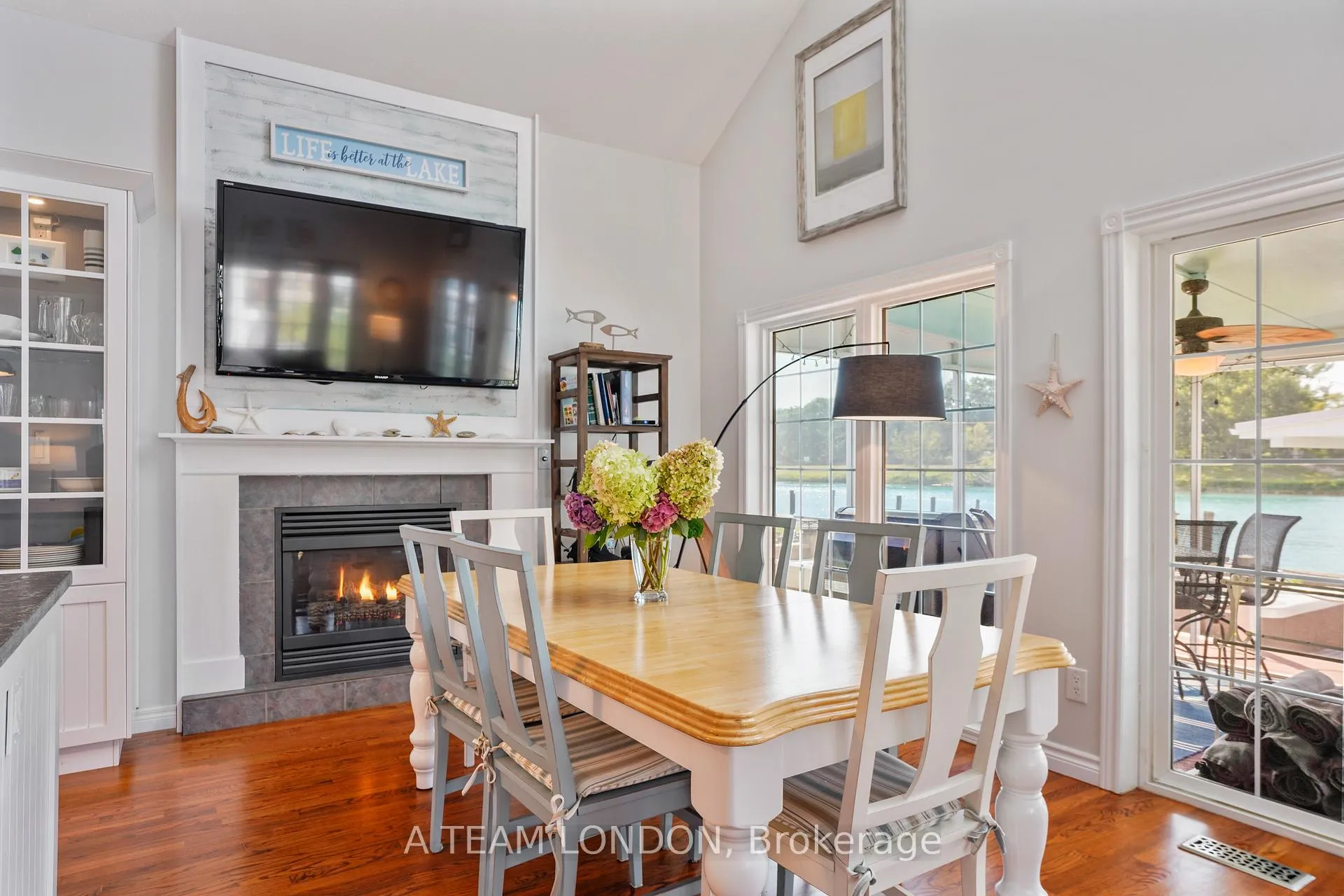 Photo 8 of 4749 Riverside Drive, St. Clair — HOMEH
