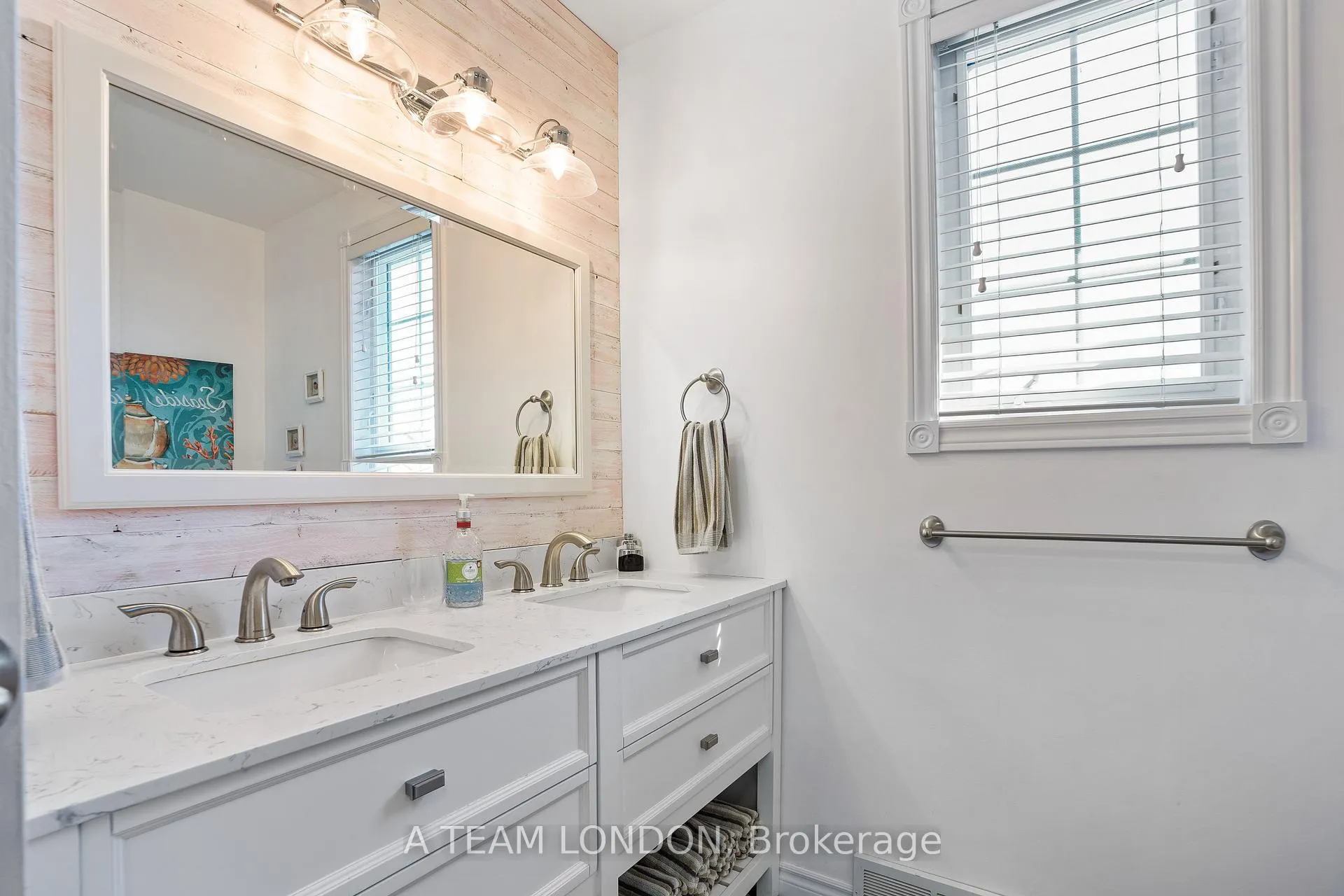 Photo 14 of 4749 Riverside Drive, St. Clair — HOMEH