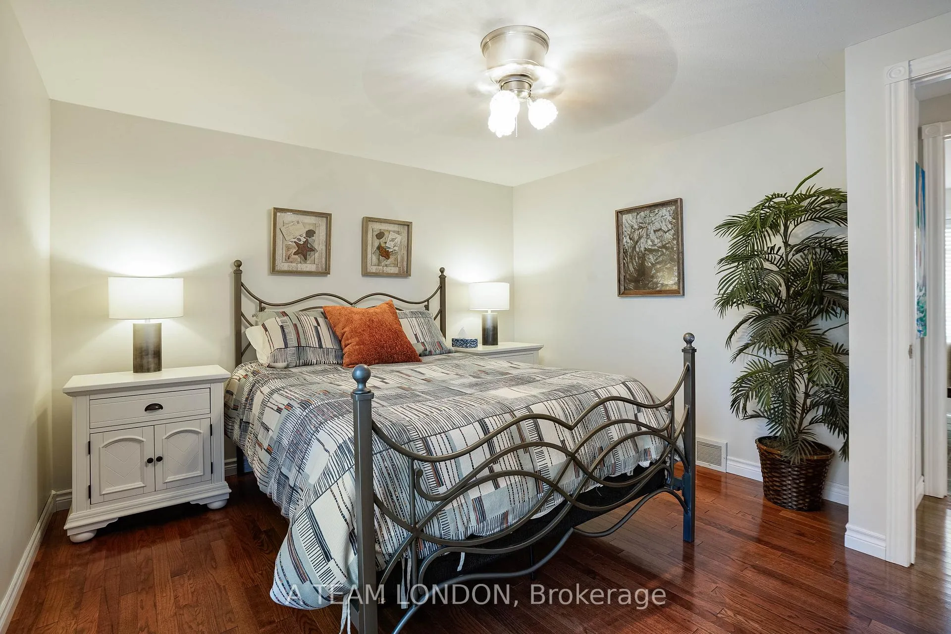 Photo 16 of 4749 Riverside Drive, St. Clair — HOMEH