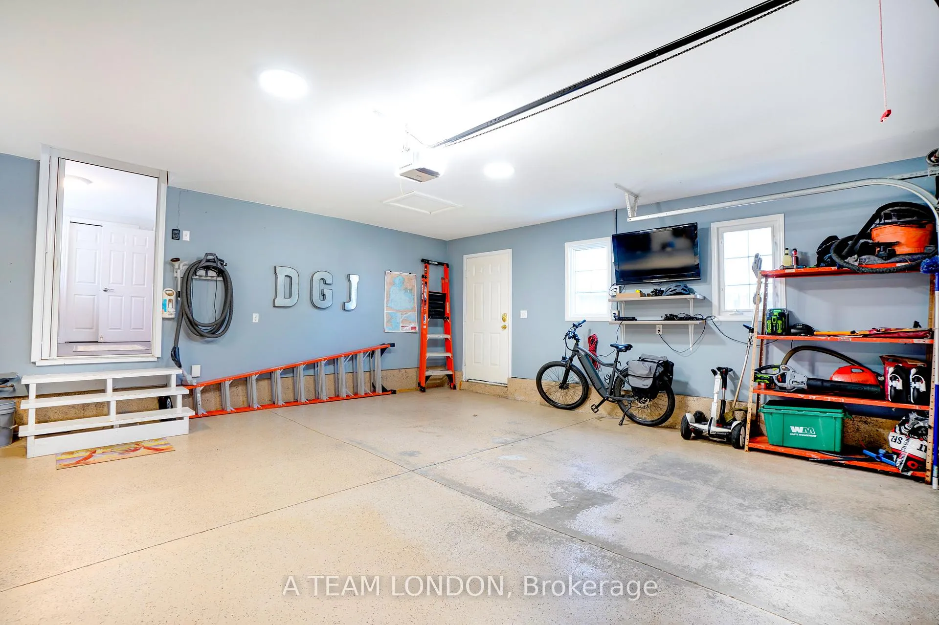 Photo 22 of 4749 Riverside Drive, St. Clair — HOMEH