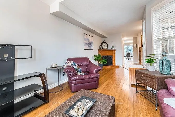 Photo 5 of 554 Dansbury Drive, Waterloo — HOMEH