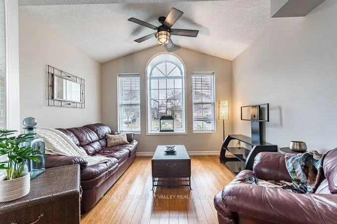Photo 8 of 554 Dansbury Drive, Waterloo — HOMEH