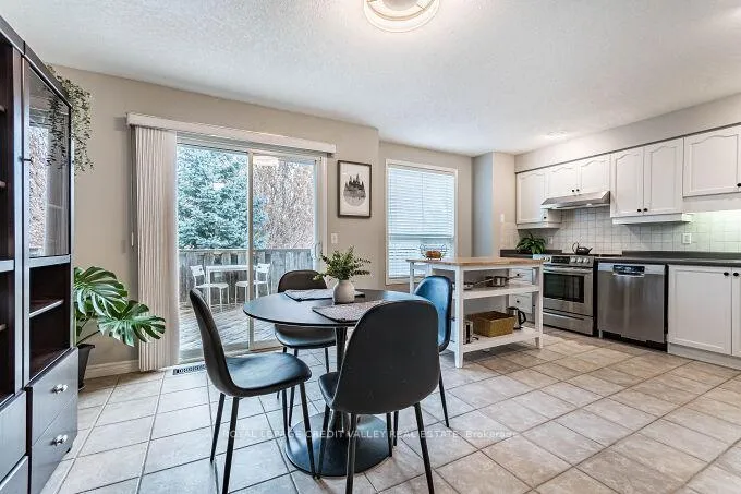 Photo 9 of 554 Dansbury Drive, Waterloo — HOMEH