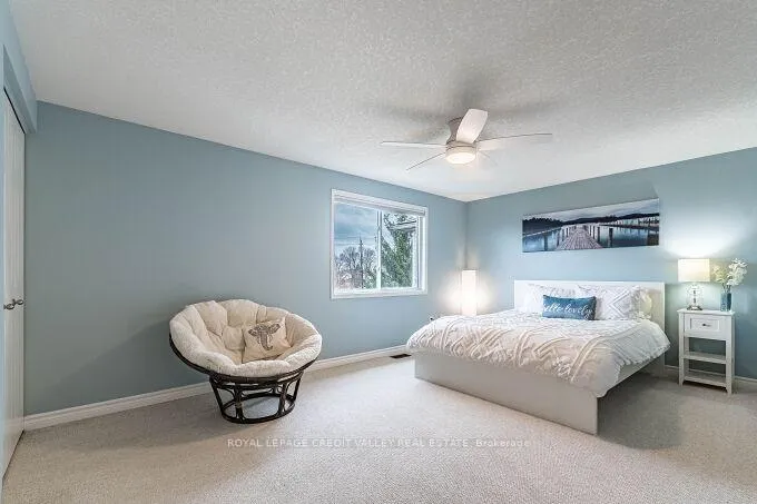 Photo 18 of 554 Dansbury Drive, Waterloo — HOMEH