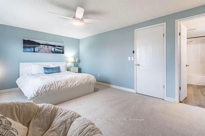 Photo 20 of 554 Dansbury Drive, Waterloo — HOMEH