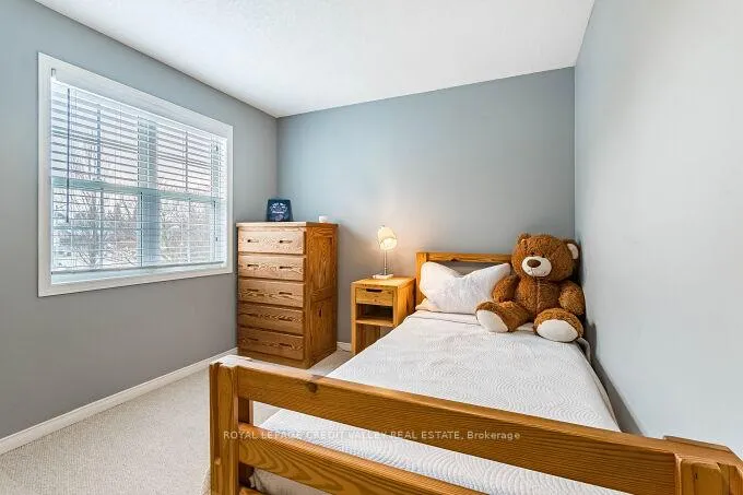 Photo 25 of 554 Dansbury Drive, Waterloo — HOMEH