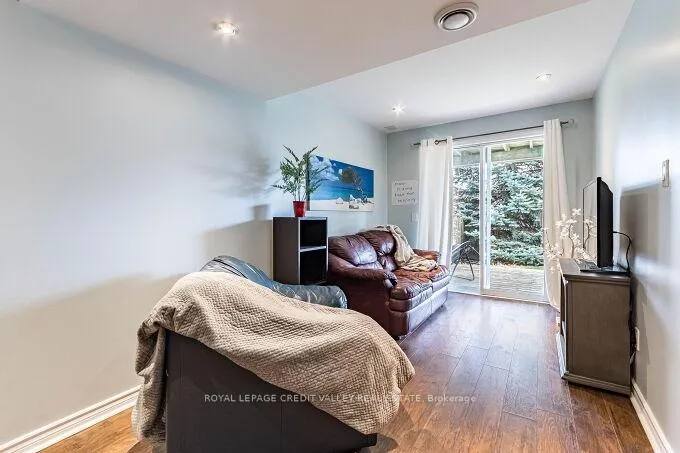 Photo 31 of 554 Dansbury Drive, Waterloo — HOMEH
