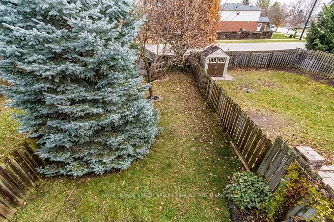Photo 39 of 554 Dansbury Drive, Waterloo — HOMEH