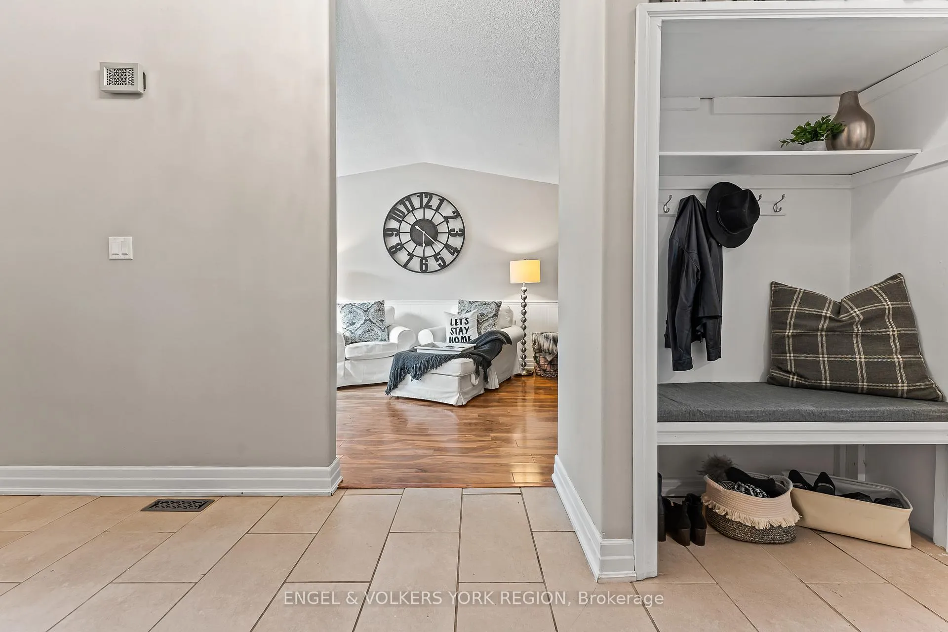 Photo 4 of 45 Noam Drive, Barrie, Sunnidale — HOMEH